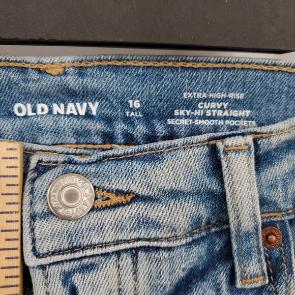 Old Navy Curvy Extra Hi Rise Sky-Hi Straight Button-Fly Jeans Womens Size 16 NWT - Picture 9 of 16